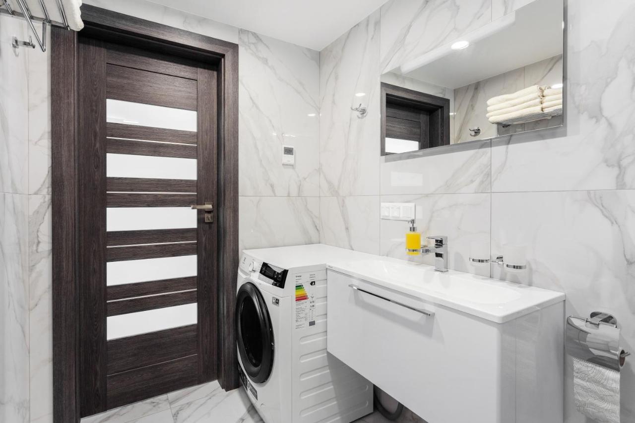 Luxurious Kaunas Basilica Apartment In Old Town By Urban Rent ภายนอก รูปภาพ
