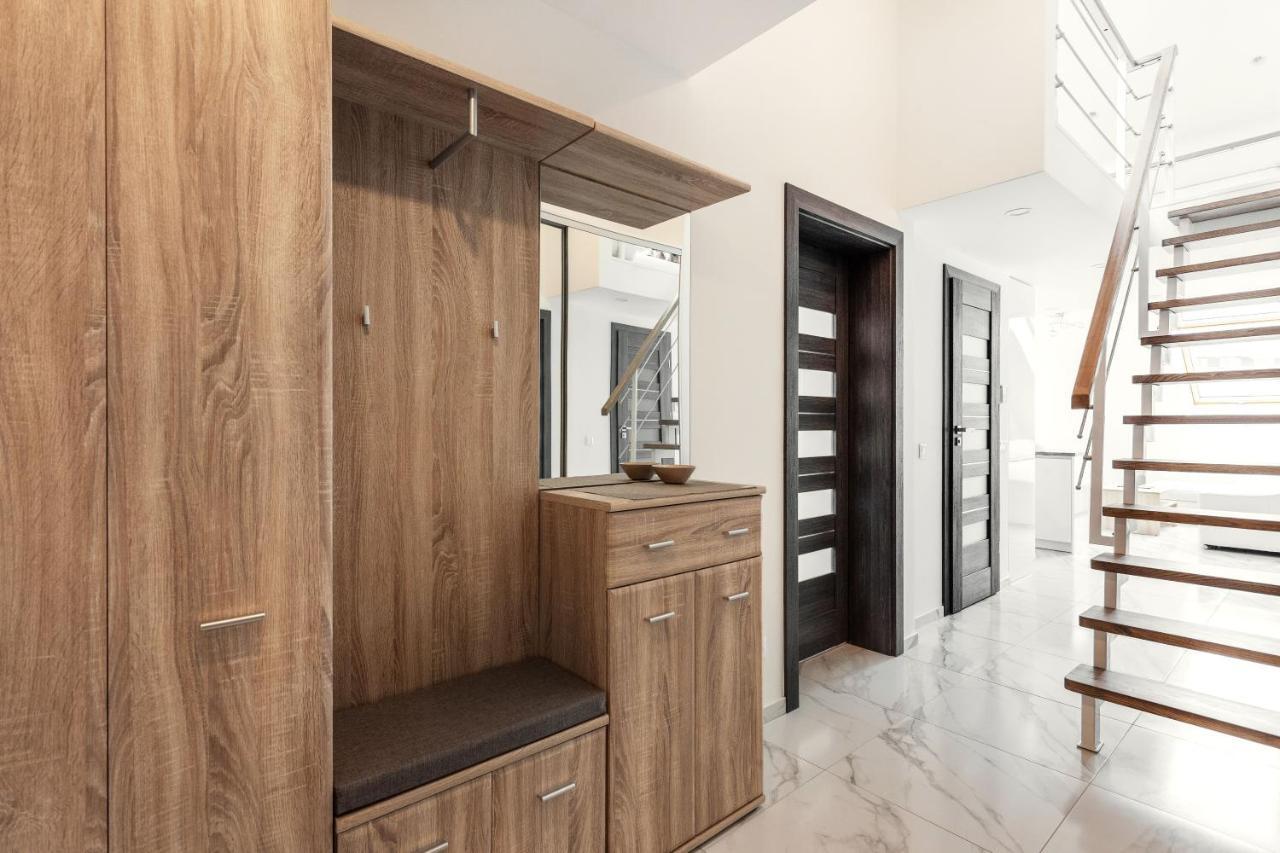 Luxurious Kaunas Basilica Apartment In Old Town By Urban Rent ภายนอก รูปภาพ