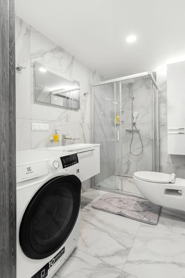 Luxurious Kaunas Basilica Apartment In Old Town By Urban Rent ภายนอก รูปภาพ
