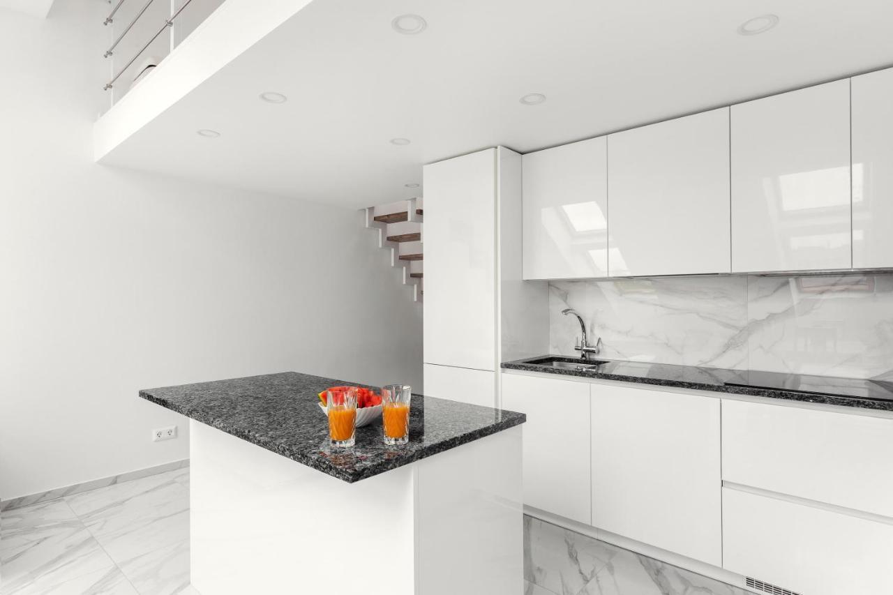 Luxurious Kaunas Basilica Apartment In Old Town By Urban Rent ภายนอก รูปภาพ