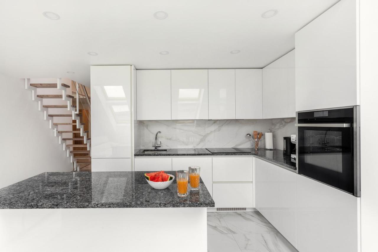 Luxurious Kaunas Basilica Apartment In Old Town By Urban Rent ภายนอก รูปภาพ